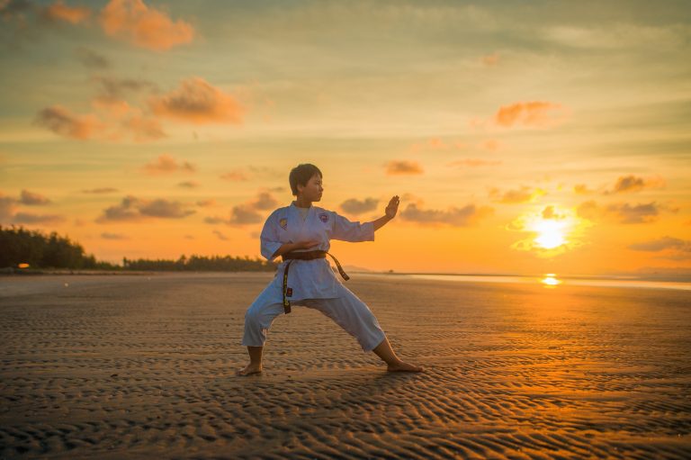 Proteinpulver und Karate-Training: So erreichst du deine Ziele schneller